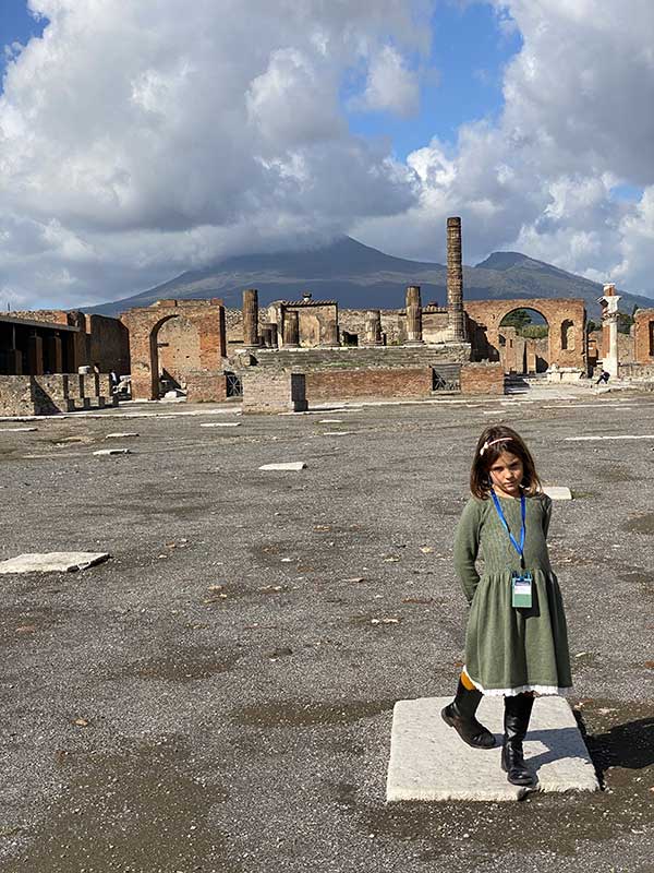 bambina a pompei