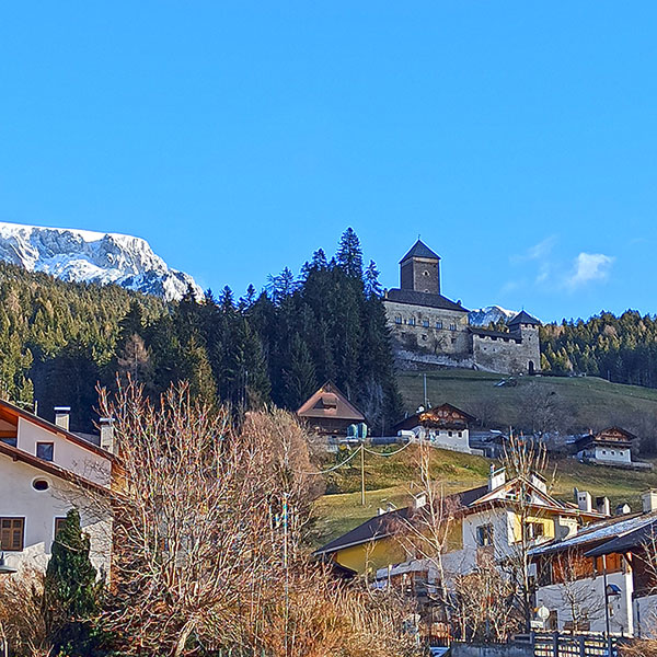 Castel Regino, sopra Sarentino