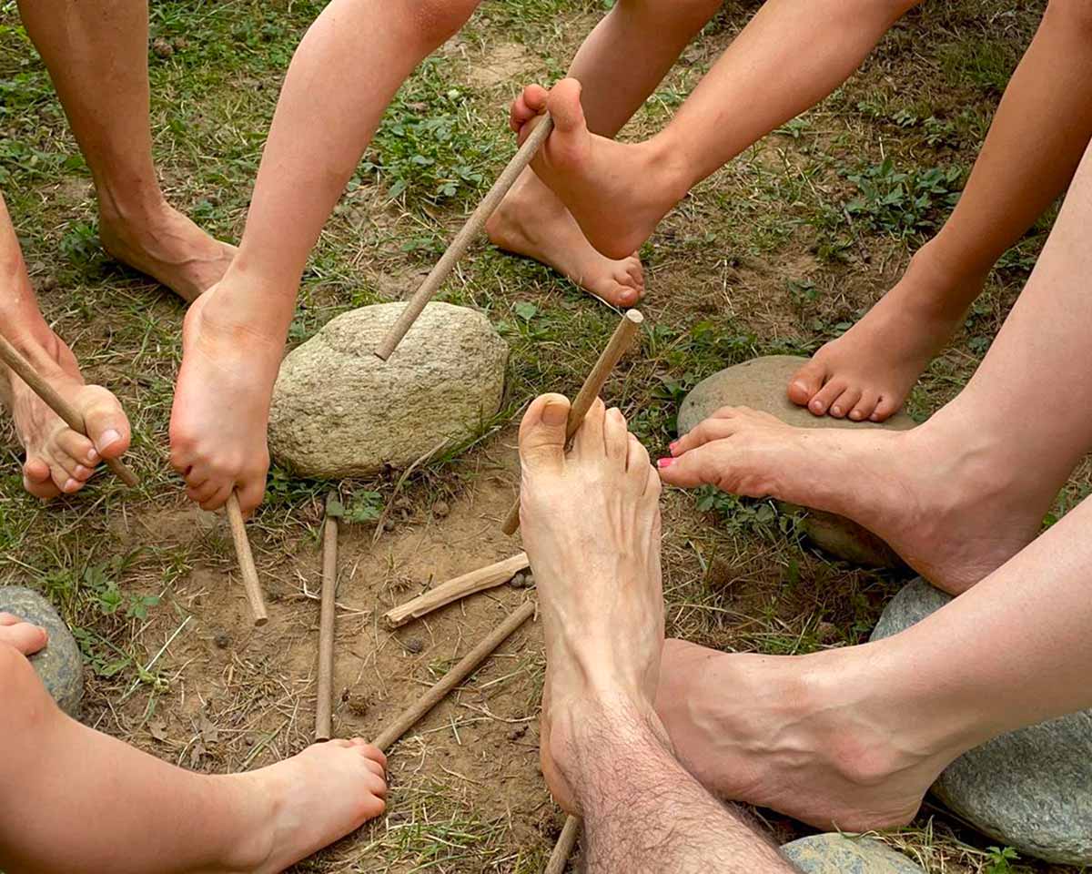 piedi nudi al Percorso sensoriale parco la mandria