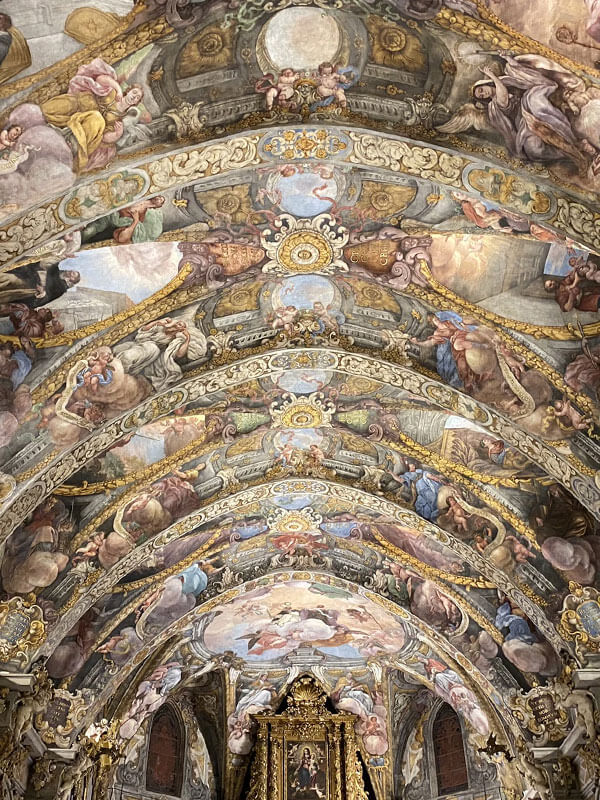 interno della chiesa di San Nicola a Valencia