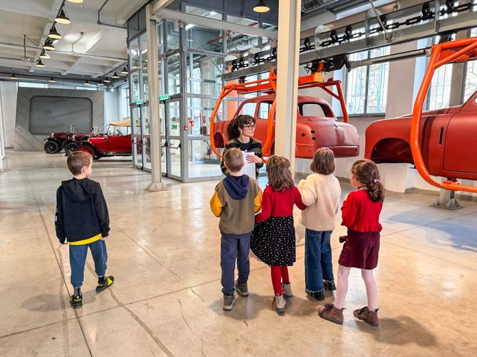 bambini al centro storico fiat Torino